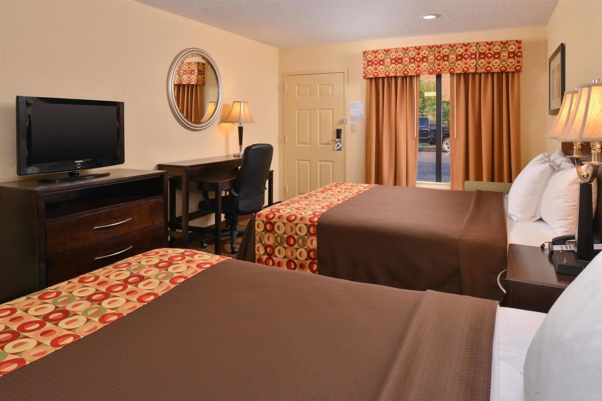 Americas Best Value Inn Tupelo Barnes Crossing Exterior foto